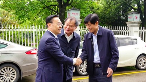 湖南師范大學(xué)校長(zhǎng)劉仲華院士、副校長(zhǎng)唐賢清一行蒞臨集團(tuán)益陽(yáng)茶廠調(diào)研指導(dǎo)